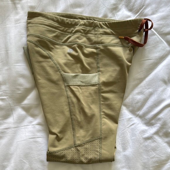 Cotton On Body Olive Leggings - Picture 3 of 5